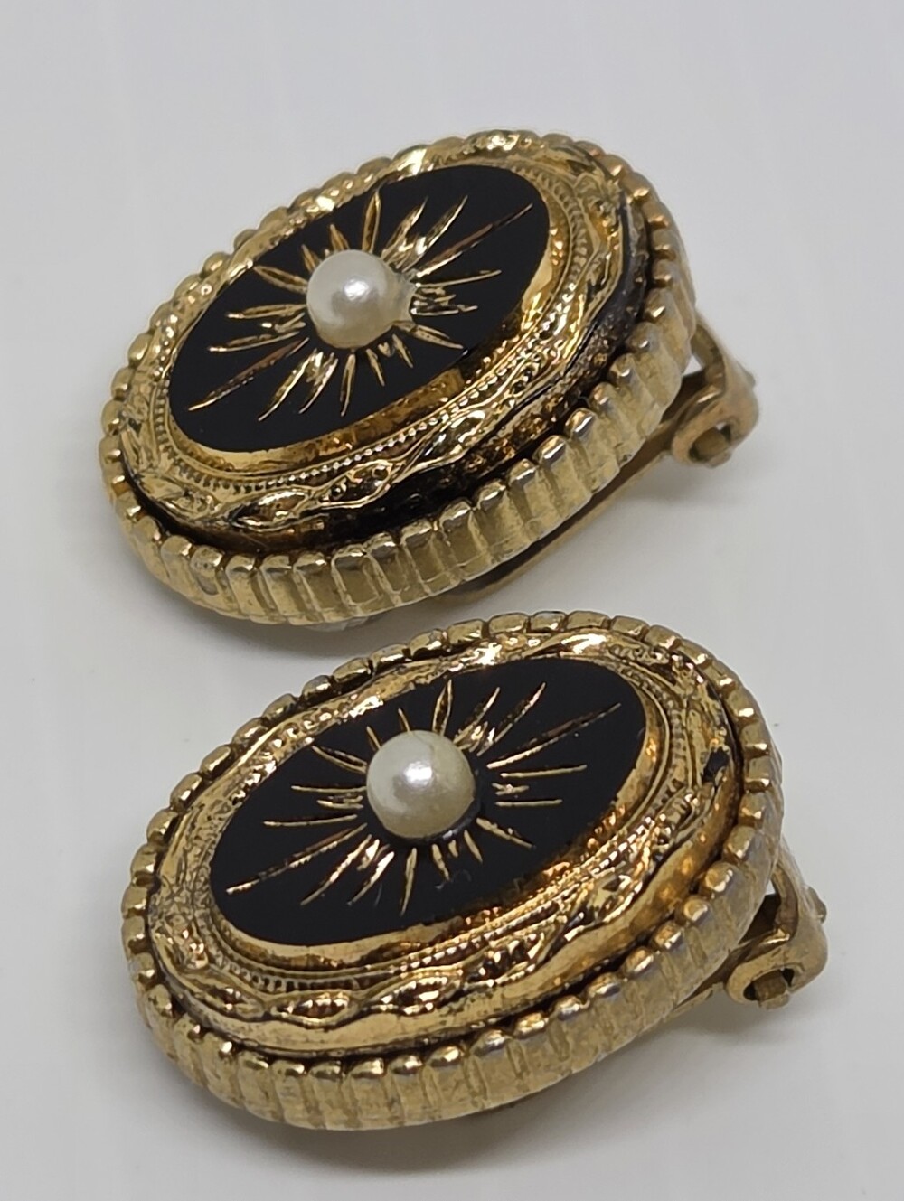 * Vintage Sphinx Victorian Revival SET Clip Earrings & Pin Brooch - Picture 14 of 15